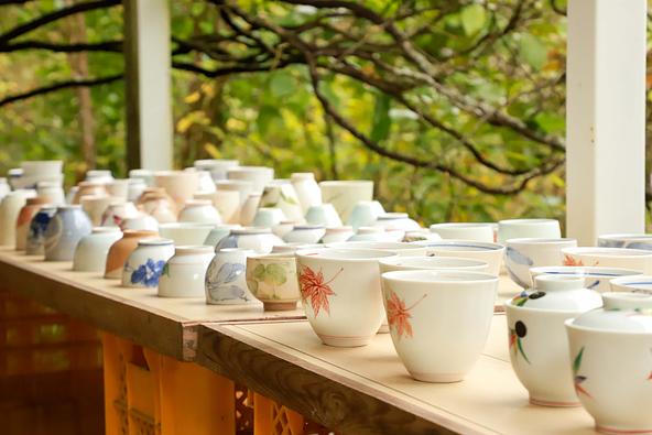「美濃焼伝統工芸品まつり」に並ぶ器（過去の開催風景／撮影：@えびす MINO PRIDE