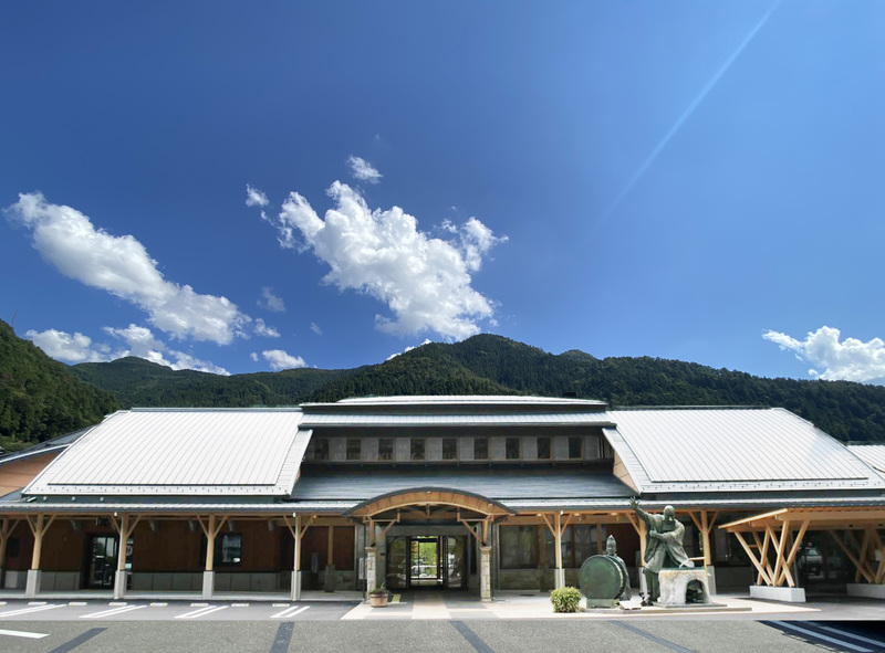 南アルプスを望む秘境の道の駅！遠山郷で温泉と大自然を満喫<br/>