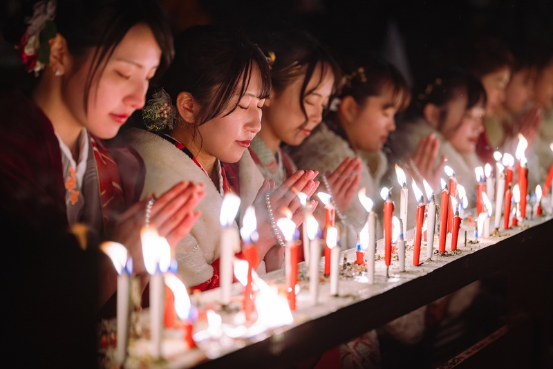 岐阜県飛騨市古川町の冬の風物詩「三寺まいり」開催　千本のろうそくと雪像の冬祭り