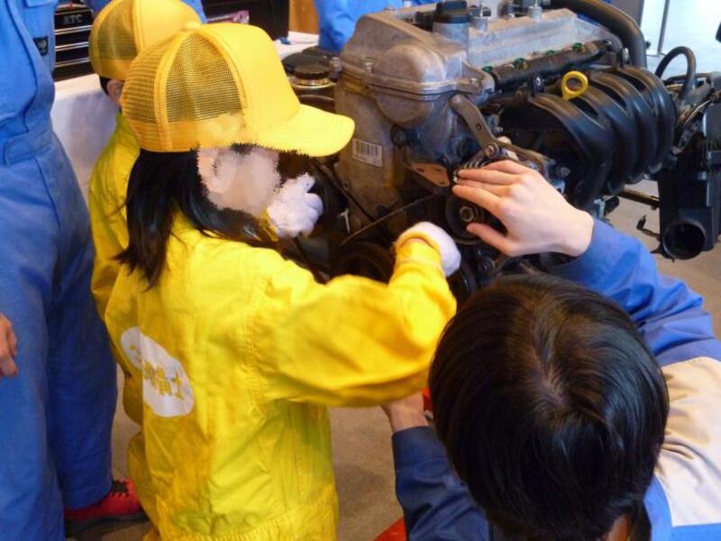 親子で職人体験！伝統の鳥居製作から最新ロボットまで、本格ものづくり教室が埼玉・川越に大集合