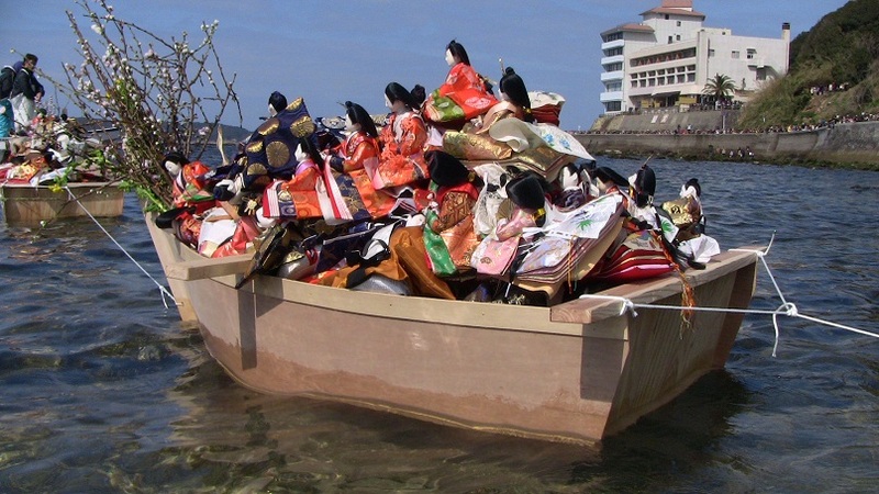 雛人形が海へ渡り神々の国に旅立つ！和歌山・淡嶋神社「雛流し」開催情報＆見どころ
