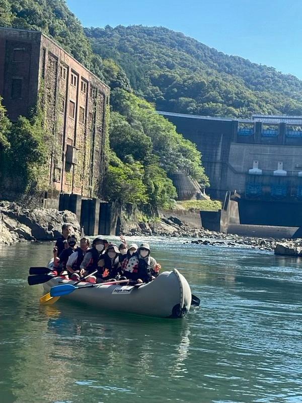 天ヶ瀬ダムの普段入る事ができないキャットウォーク体験とEボートでの宇治川下りが楽しめます