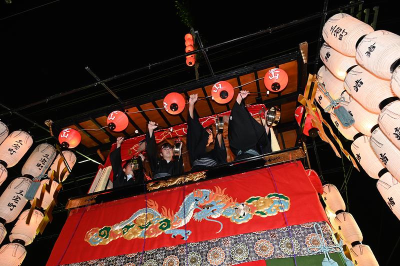 あんどんの灯りと11基の山鉾が城下町を彩る！京都府亀岡市の秋祭り「亀岡祭」