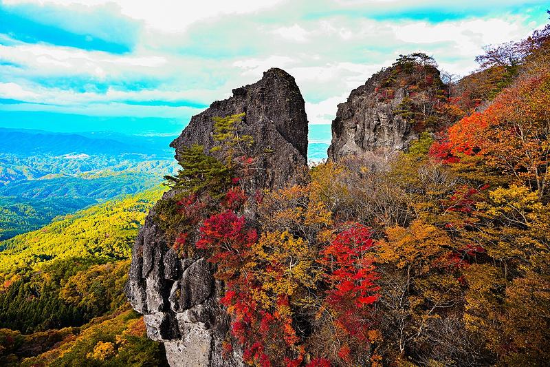 【2026】福島県伊達市の霊山で紅葉まつり！物産展や記念キーホルダー配布も