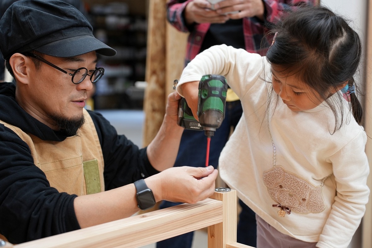 京都・京北エリアで机作りを体験！ 世界に一つだけの机を親子で作ろう