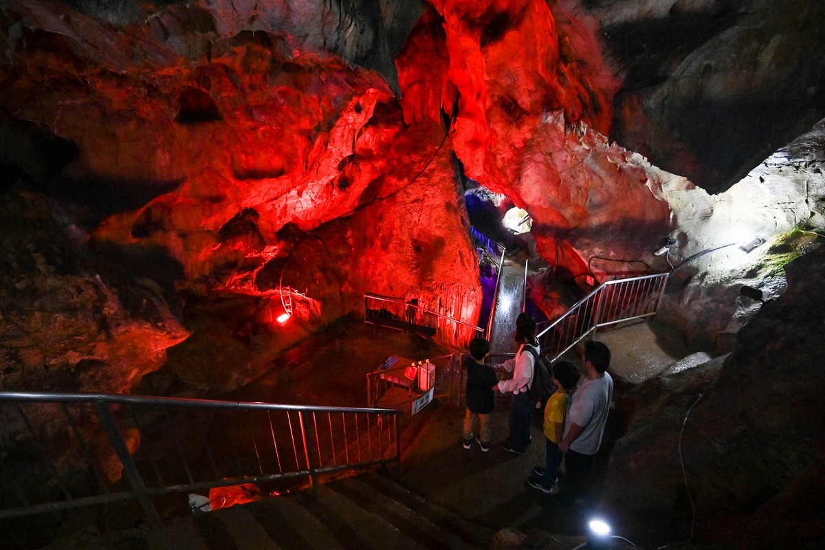 不二洞 | 関東最大級のスケールを誇る鍾乳洞 自然の神秘を親子で体感