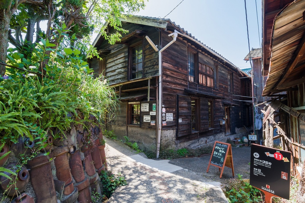 歴史あるやきもののまち愛知・常滑 2つの「やきもの散歩道」散策へ