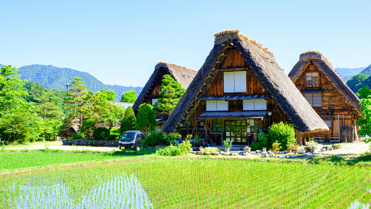 岐阜の白川郷！ 2025岐阜・白川郷の観光名所5選 日帰りドライブや1泊旅行に人気 | いこ