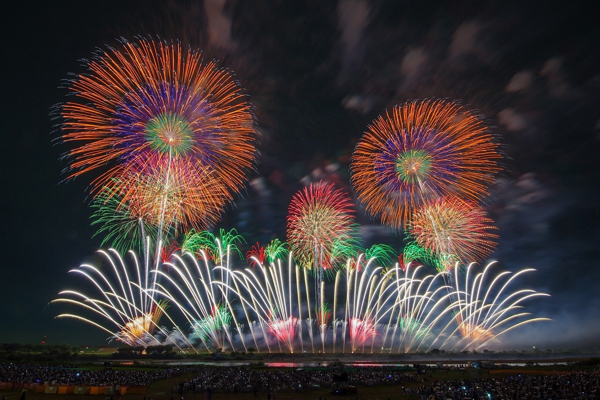 利根川大花火大会（2024年開催） | 4大花火師による大迫力の音楽花火 3 