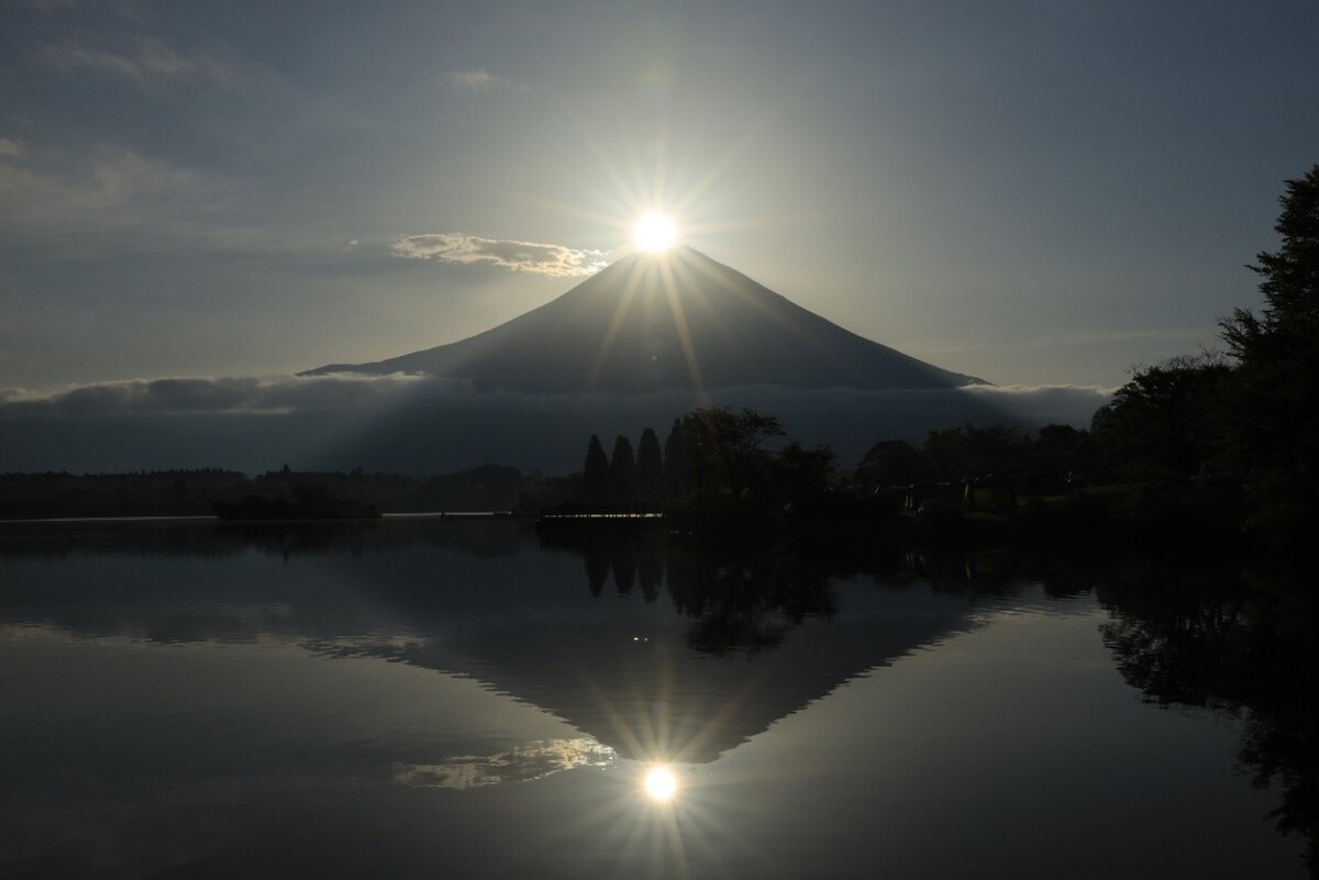 ステンドグラス　ダイヤモンド富士&パール富士 富士山と桜を組み合わせたステンドグラス | ステンドグラスの専門