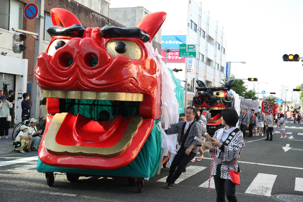 ◆特別価格◆【獅子噛み】お祭り、山車、神輿、魔除け　だんぢり　幅30ｃｍ 在庫処分品！【獅子噛み】 山車、だんぢり、神輿前山彫刻部材 幅30cm