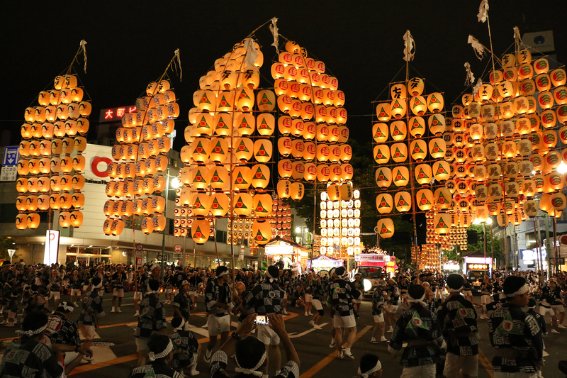 2025年「秋田竿燈まつり」開催情報<br/>祭りの見どころや歴史も紹介
