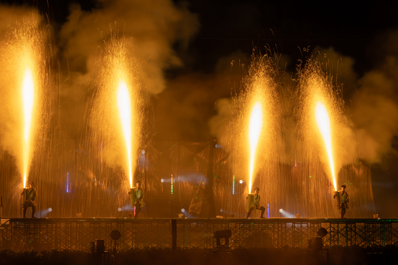 手筒花火と生演奏の感動コラボ！<br/>愛知・豊川で夏の花火大会