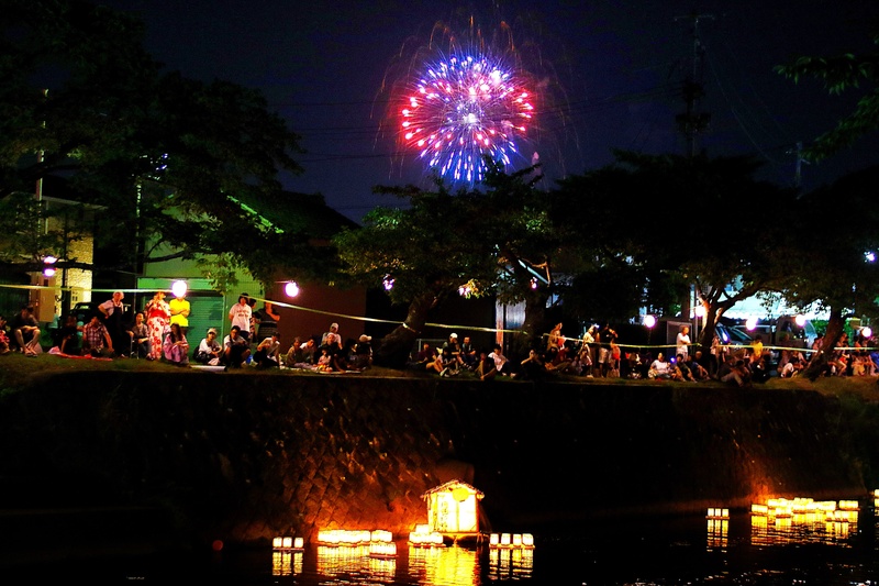 福島県田村市の伝統行事<br/>「灯籠流しと花火大会」開催情報