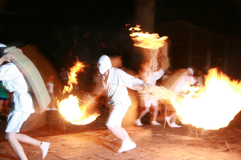 下妻市で炎の奇祭・タバンカ祭開催<br/>600年続く伝統神事の迫力を体感！
