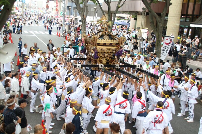 武者行列＆神輿や山車が練り歩く！<br/>「親子三代千葉おどり」にも注目