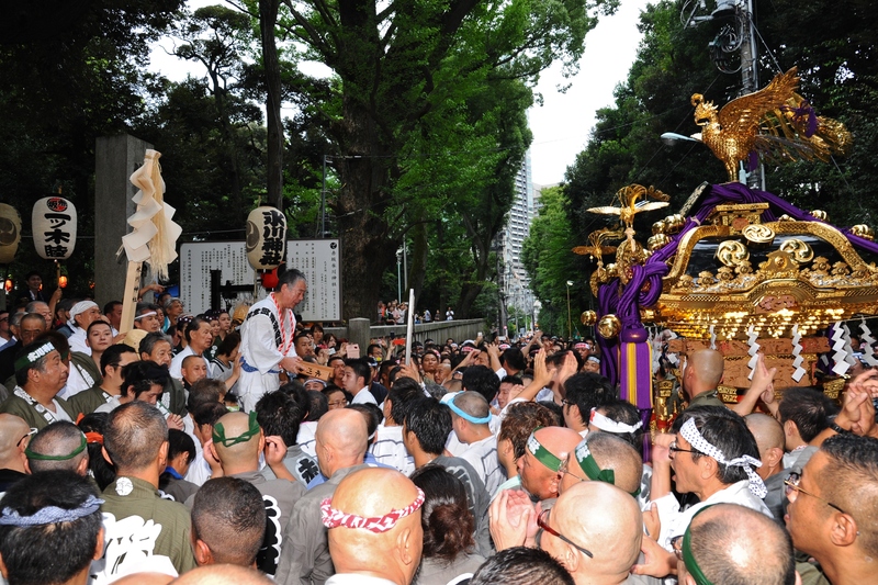 ビル群を背景に山車や神輿が巡行！<br/>「赤坂氷川祭」見どころ＆開催情報