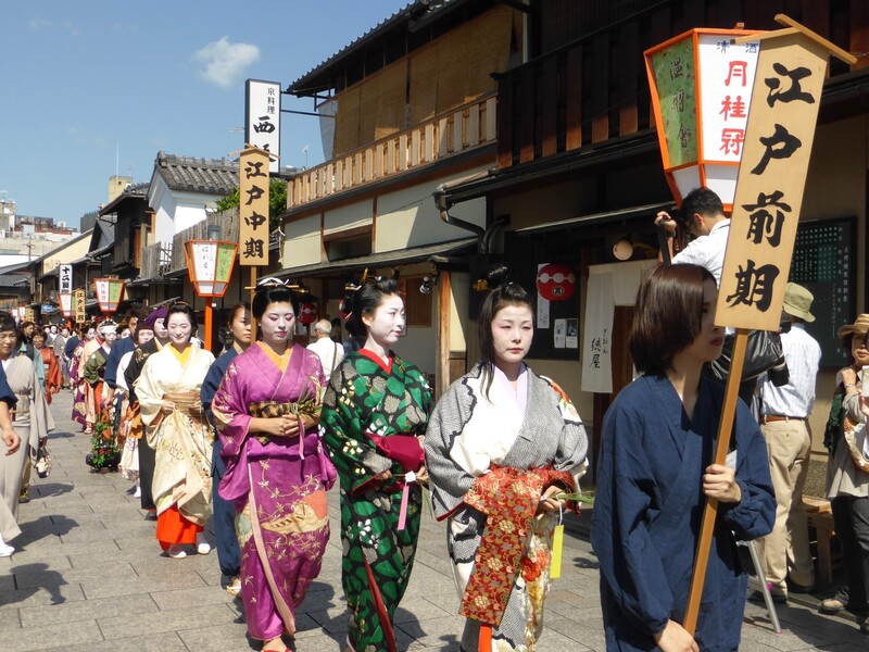 華やかな「時代行列」が見どころ！<br/>「第65回櫛まつり」2025年開催情報